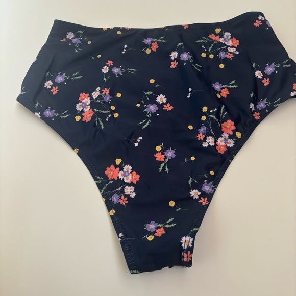 High Waisted Bikini Bottoms Size S - Picture 8 of 9
